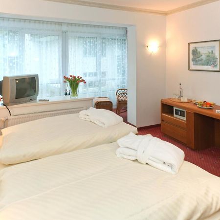 Hotel Zum Goldenen Hirsch Bad Bevensen Esterno foto